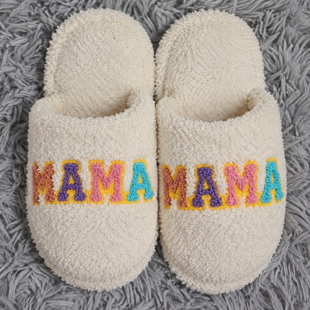 Comfyluxe M/L Cream MAMA Pattern Embroidered Luxury Soft Slippers House Shoe NWT